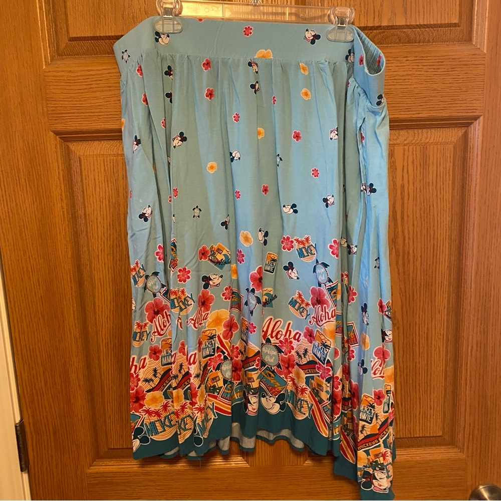 Torrid Disney Her Universe Mickey Mouse Hawaiian themed skirt